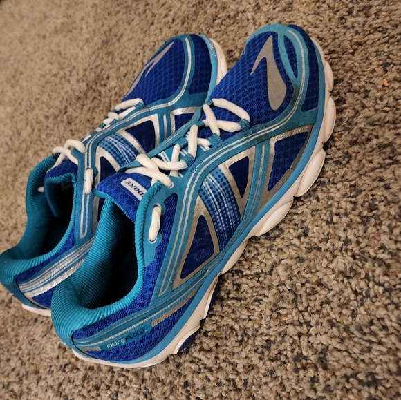 Brooks Pure Flow - Size 10 - Picture 2 of 9